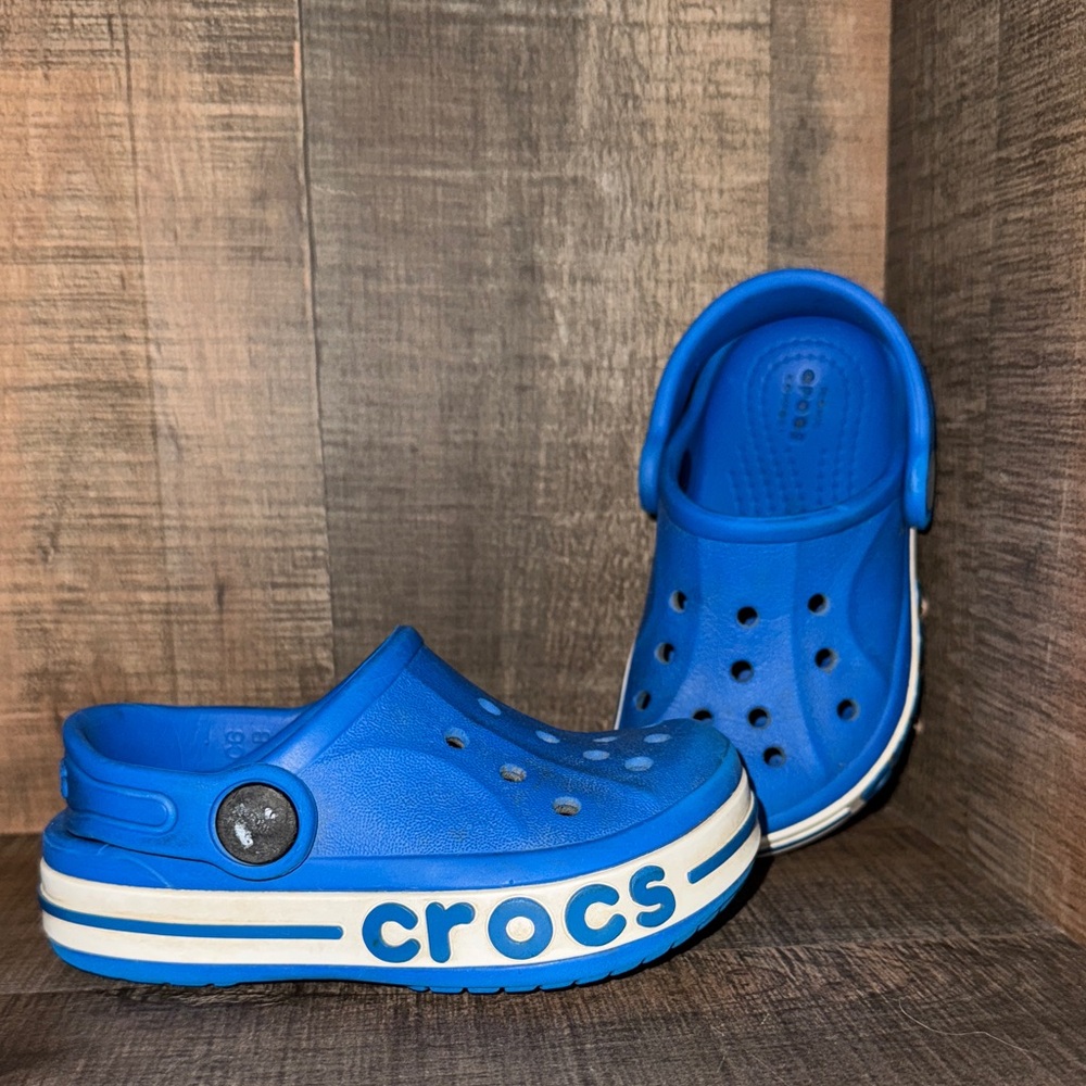 CROCS Kids Bright Blue Slip-On Sandals-size 6